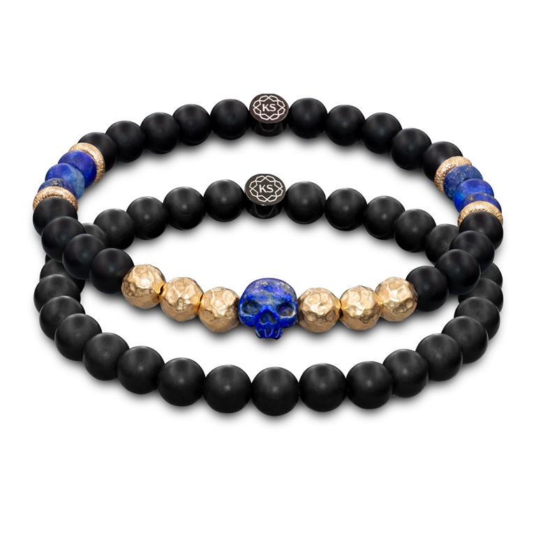 Halbedelstein-Schmuck: Ein kunstvolles Onyx Armband mit Gold und handgeschnitzem Lapislazuli