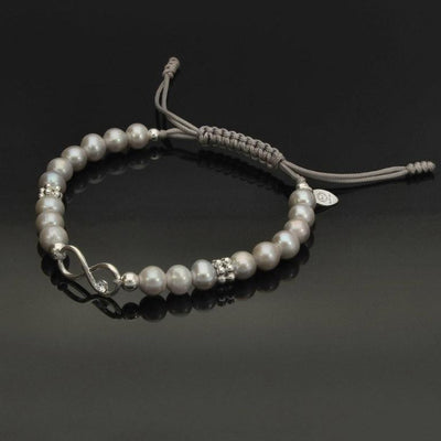 Makramee-Perlenarmband aus Süßwasserperlen mit Infinity Symbol aus 925 Silber & Zirkonia