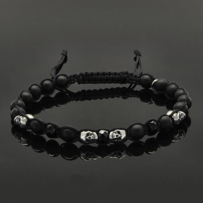 Makramee Armband mit facettiertem Spinell, Onyx und Totenköpfen aus 925 Silber