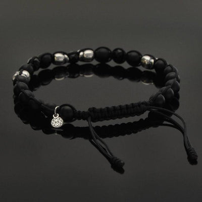 Makramee Armband mit facettiertem Spinell, Onyx und Totenköpfen aus 925 Silber