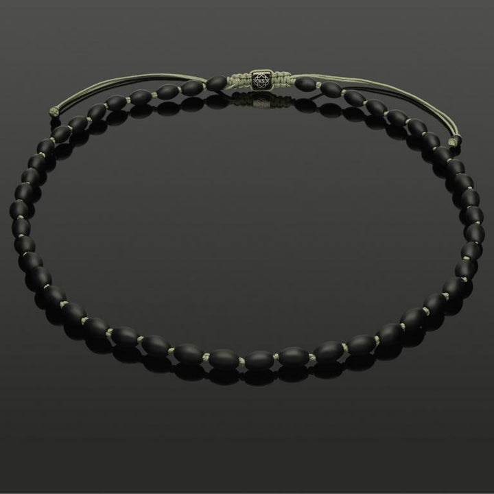 Makramee-Halskette mit Onyx und Khaki-Perlseide in 9*6mm