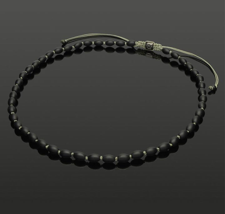 Makramee-Halskette mit Onyx und Khaki-Perlseide in 9*6mm