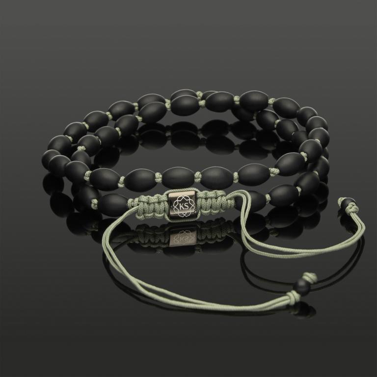 Makramee-Halskette mit Onyx und Khaki-Perlseide in 9*6mm