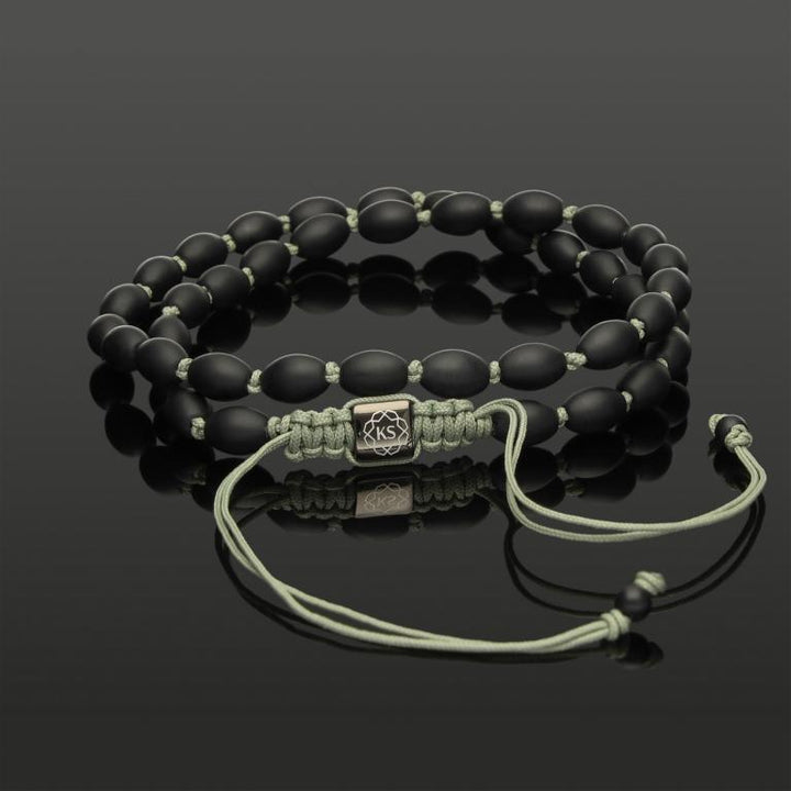 Makramee-Halskette mit Onyx und Khaki-Perlseide in 9*6mm