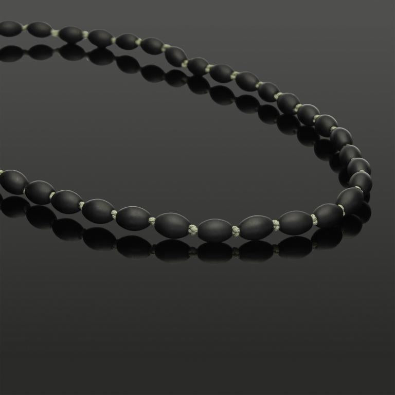 Makramee-Halskette mit Onyx und Khaki-Perlseide in 9*6mm