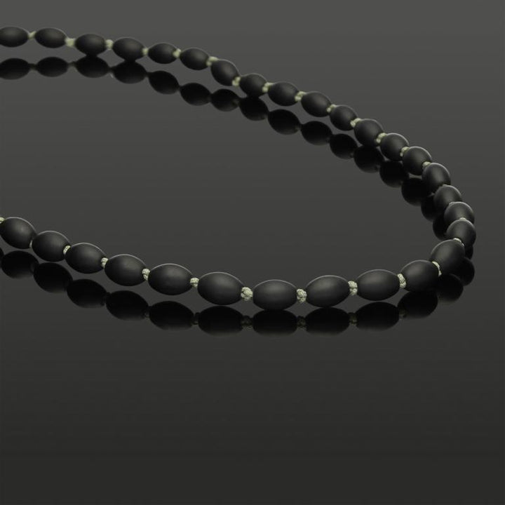 Makramee-Halskette mit Onyx und Khaki-Perlseide in 9*6mm