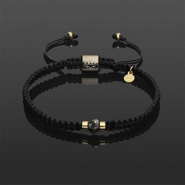 SkyLight Makramee-Armband mit schwarzem Rohdiamant, 585 Gelbgold & Perlseide-Knoten in 4mm