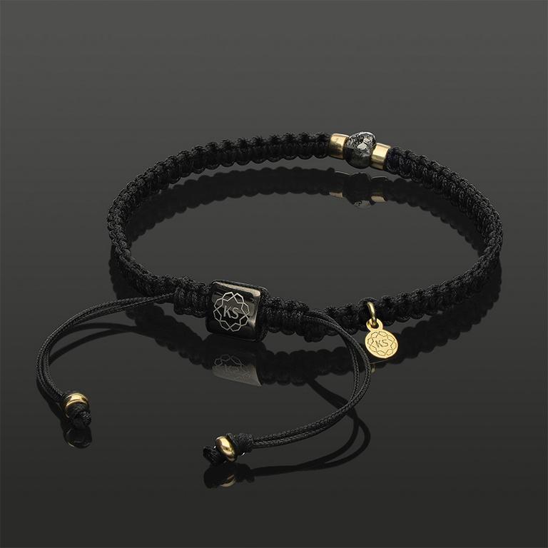 SkyLight Makramee-Armband mit schwarzem Rohdiamant, 585 Gelbgold &amp; Perlseide-Knoten in 4mm