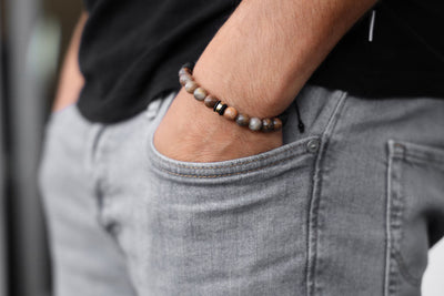 Makramee-Armband aus goldbraunem Mondstein, 585 Gelbgold & Onyx in 8mm