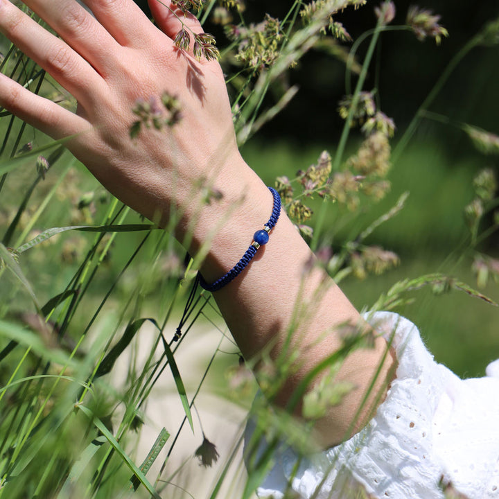 SkyLight Makramee-Armband mit Kyanit in 8mm, 585 Gelbgold &amp; Perlseide-Knoten in 4mm