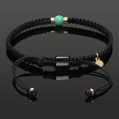 SkyLight Makramee-Armband mit facettiertem Smaragd in 6mm, 585 Gelbgold & Perlseide-Knoten in 4mm
