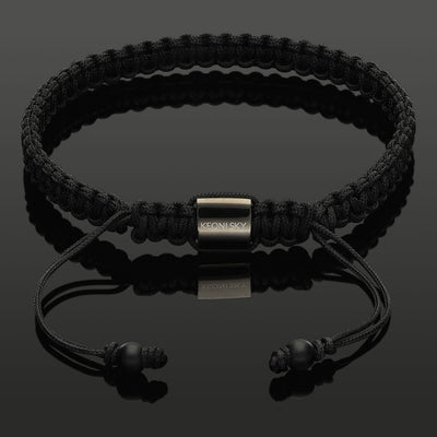 Makramee-Armband mit Onyx & Perlseide-Knoten