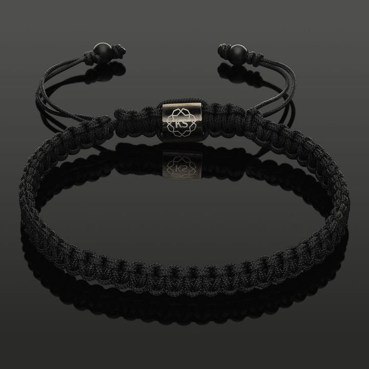 Makramee-Armband mit Onyx &amp; Perlseide-Knoten