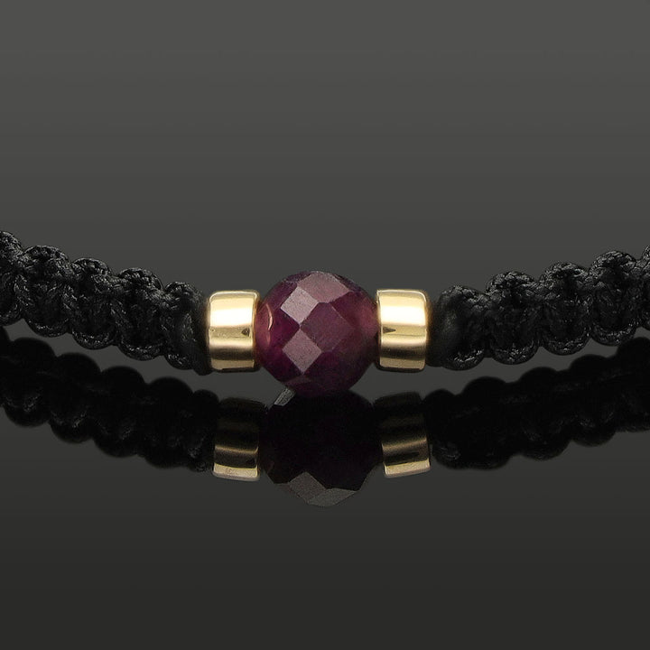SkyLight Makramee-Armband mit violettem Rubin in 6mm, 585 Gelbgold &amp; Perlseide-Knoten in 4mm