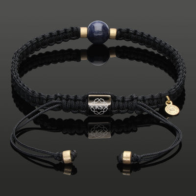 SkyLight Makramee-Armband mit blauem Myanmar Saphir in 8mm, 585 Gelbgold & Perlseide-Knoten in 6mm