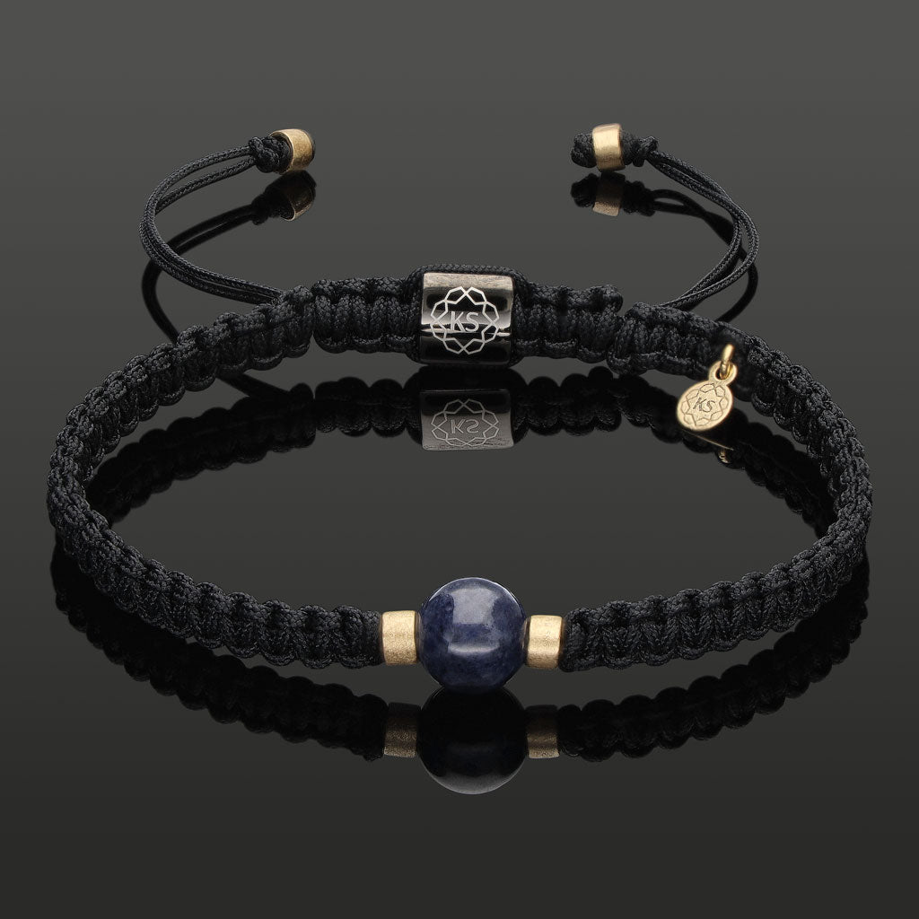 SkyLight Makramee-Armband mit blauem Myanmar Saphir in 8mm, 585 Gelbgold & Perlseide-Knoten in 6mm