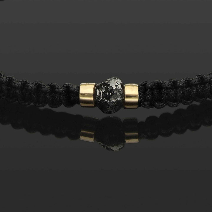 SkyLight Makramee-Armband mit schwarzem Rohdiamant, 585 Gelbgold &amp; Perlseide-Knoten in 4mm