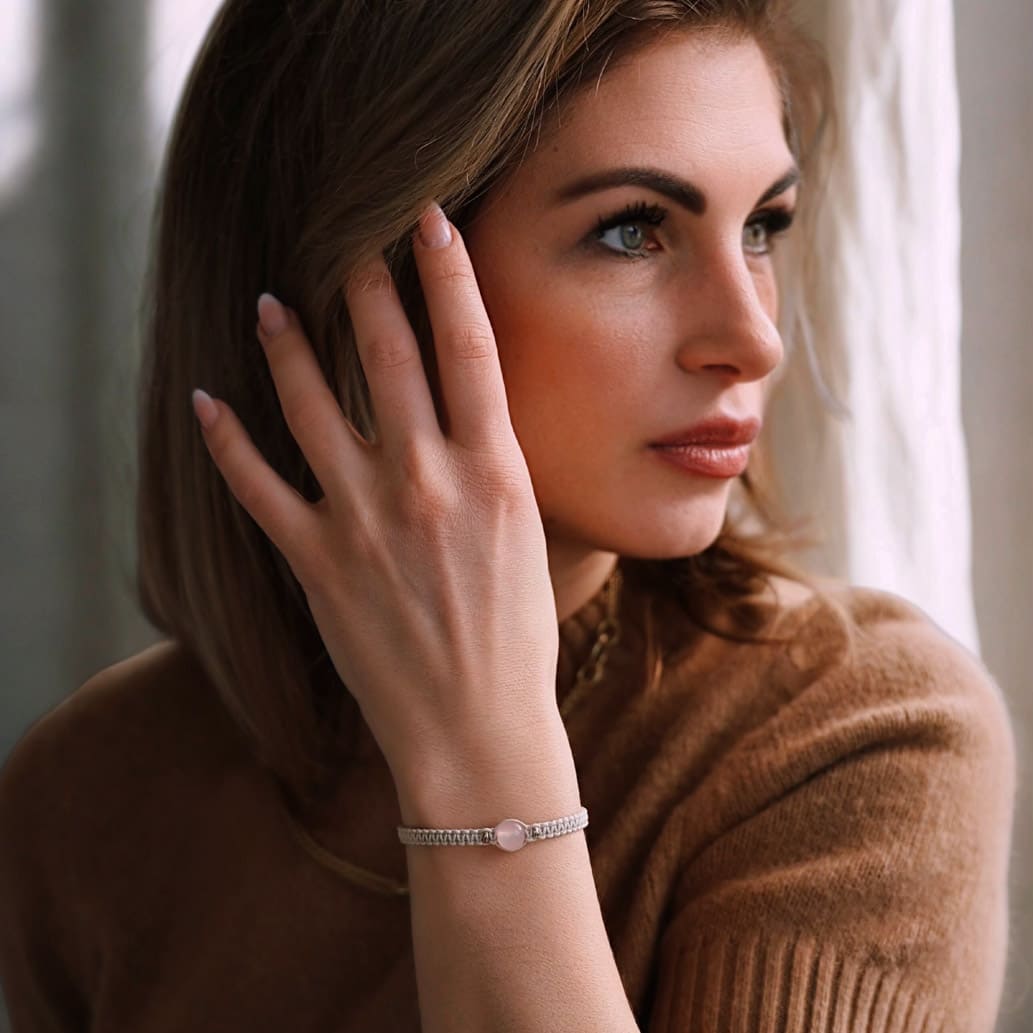 Damen SkyLight Makramee-Armband mit Rosenquarz in 8mm, Rondellen aus 585 Gelbgold &amp; Perlseide-Knoten in 4mm
