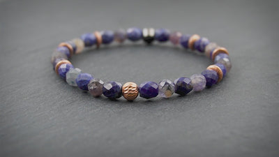 Damen Perlenarmband mit Iolith, Sodalith & 18 Karat rosérvergoldetem 925 Silber in 6mm