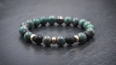 Herren Perlenarmband mit Pyrit in grüner Jade, 375 Gold & Onyx in 8mm