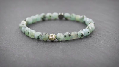Damen Perlenarmband aus facettiertem Kiwi-Jaspis & 9 Karat Gold in 6mm
